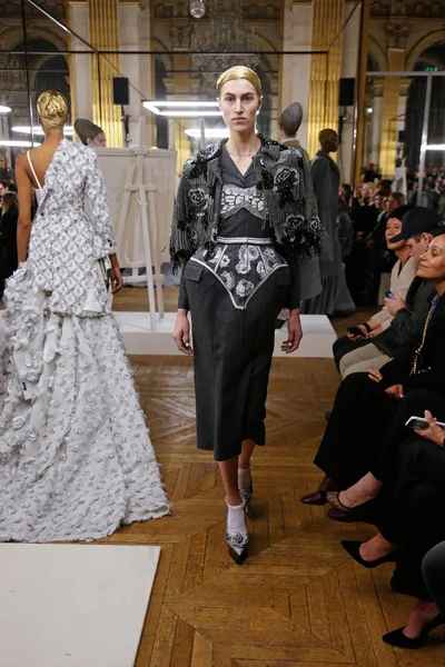 Look 22